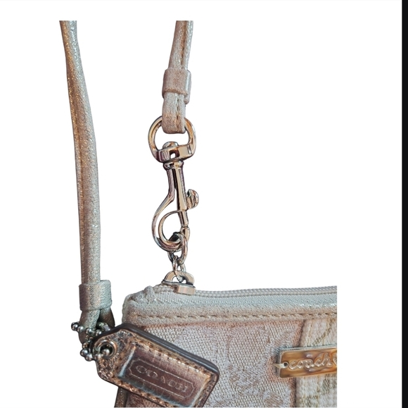 Coach Y2K Poppy Signature Wristlet- NWOT - Picture 4 of 7